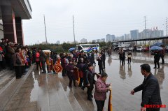 為什么都使用電磁治療儀（股骨頭治療儀） ——全國第159批感恩盛宏行掠影